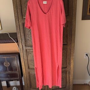 Wrap London Nantucket red hemp and cotton beach/ pool coverup. Side slits.